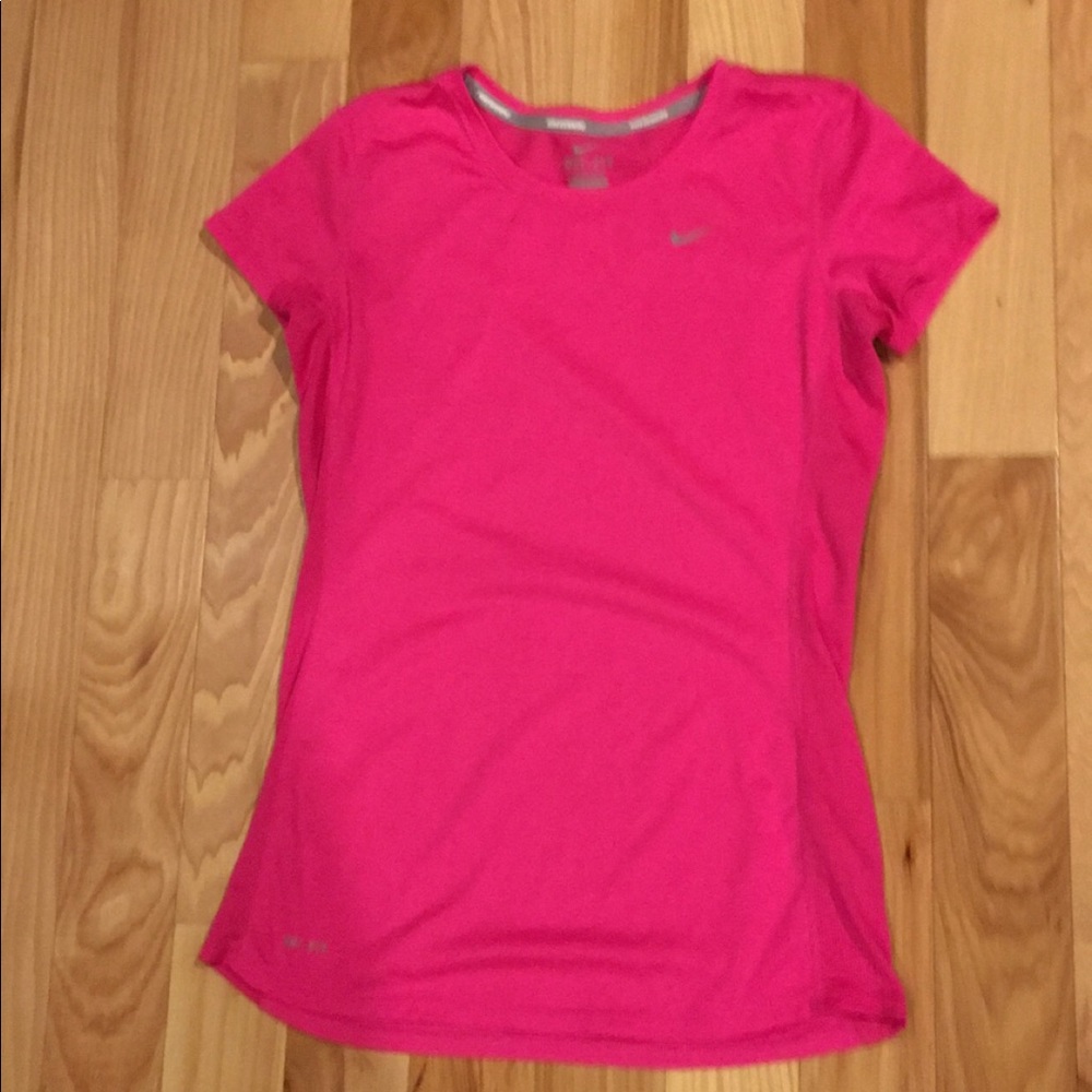 Nike top